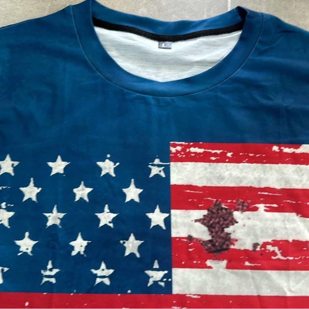 Bold Men’s Distressed American Flag Tee – Size L (Brand New) - Picture 2 of 3